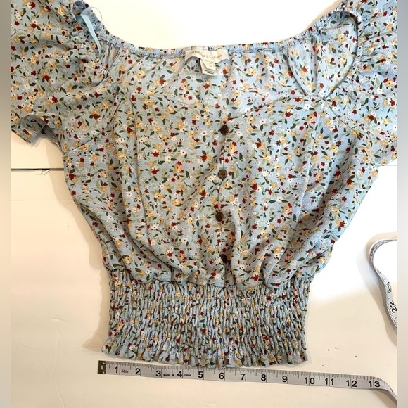 Women’s Monteau Blue Floral Peasant Crop Top Size Medium - Picture 4 of 6